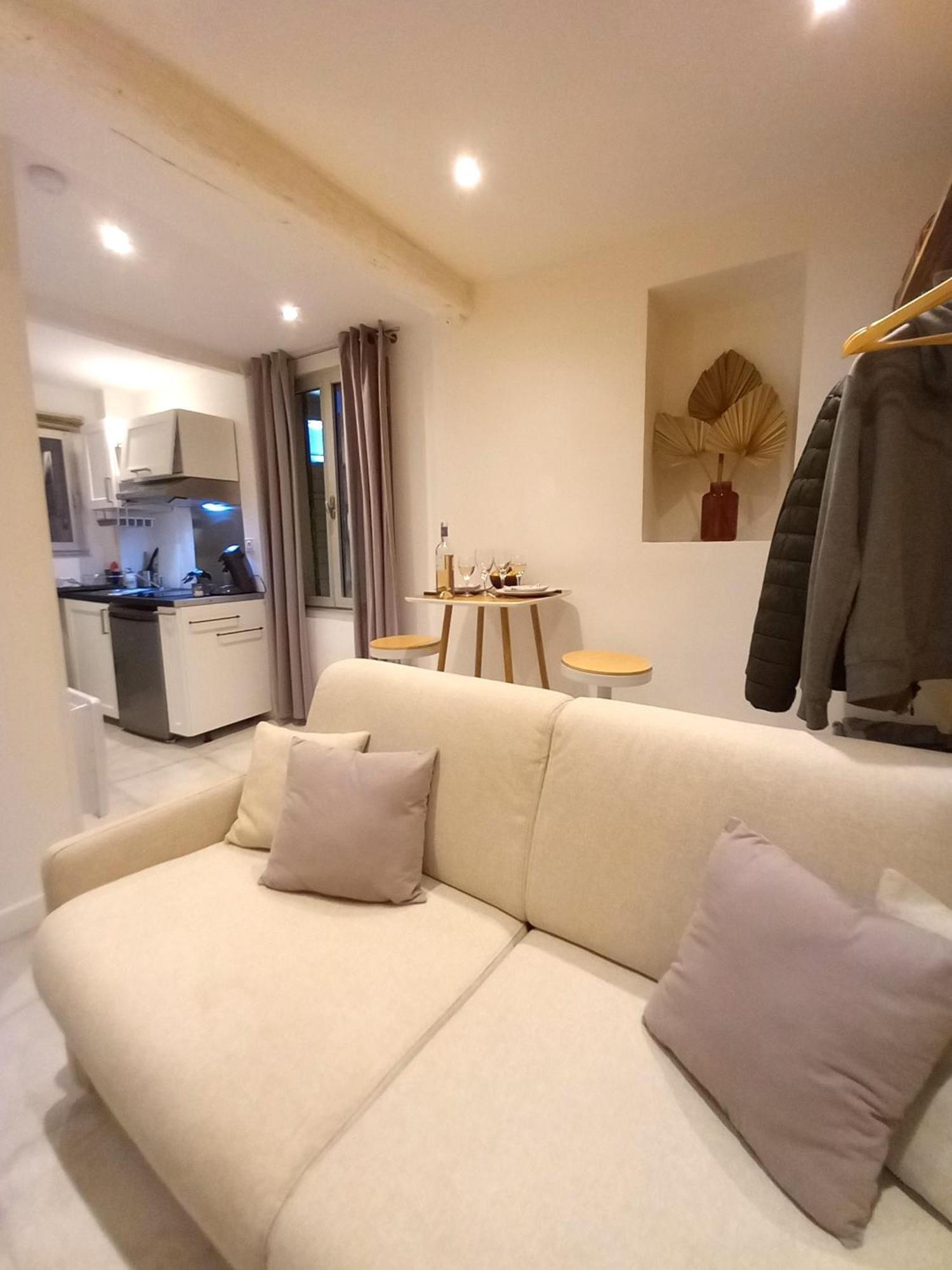 #1 Studio # Place Charmante Тулон Экстерьер фото