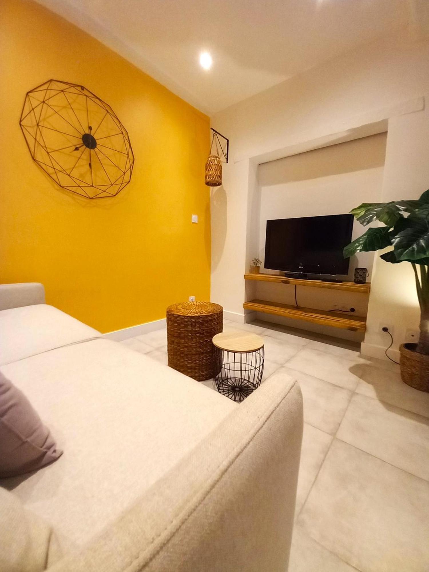 #1 Studio # Place Charmante Тулон Экстерьер фото